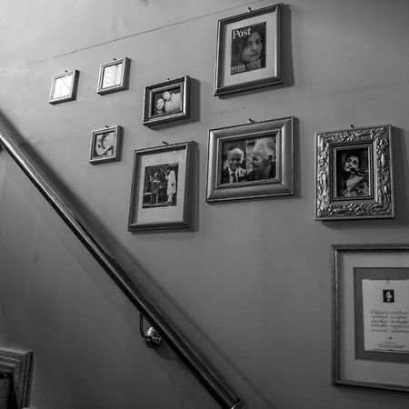 Hotel Holiday Lahore Esterno foto